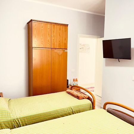 Affitta Camere Mattia Mottola Fiumicino Esterno foto
