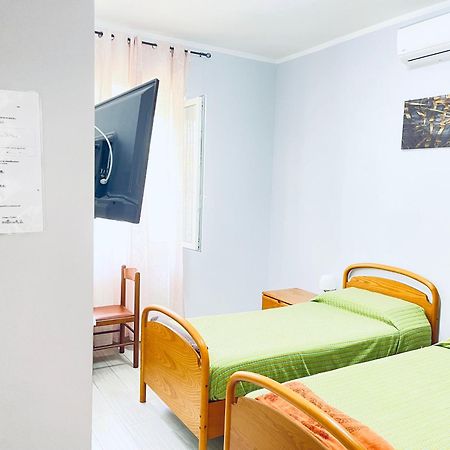 Affitta Camere Mattia Mottola Fiumicino Esterno foto