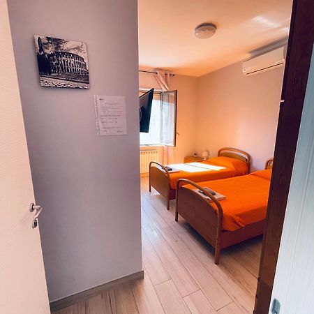 Affitta Camere Mattia Mottola Fiumicino Esterno foto